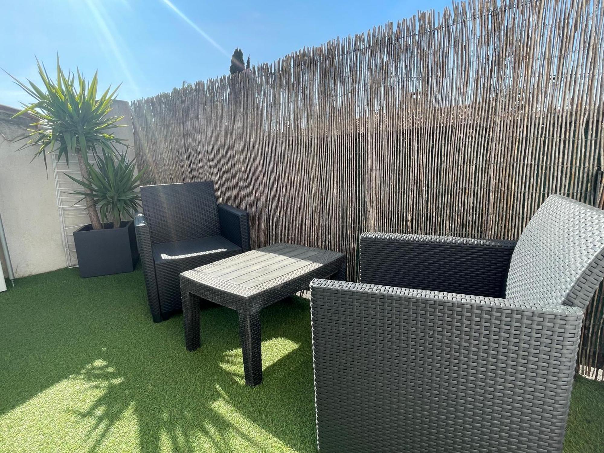 Plage A 400 M Studio Tout Confort Terrasse Clim Parking Hyères Exterior foto